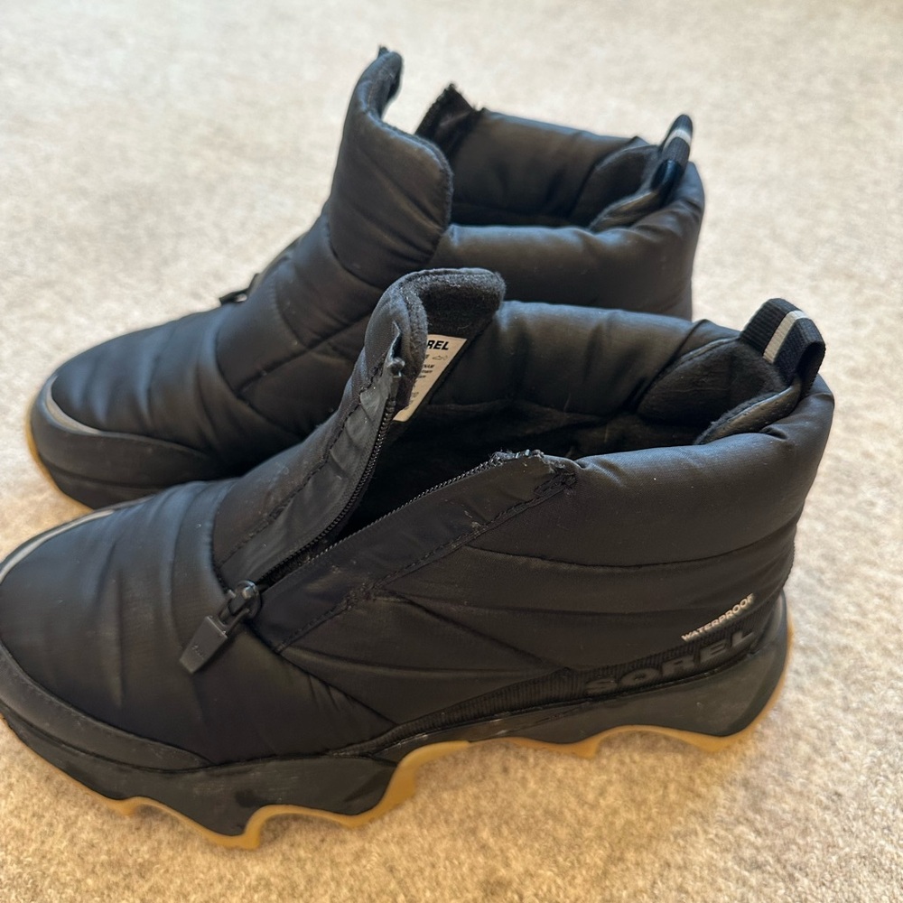 Sorel Kinetic Impact Puffy Zip cold weather bootie